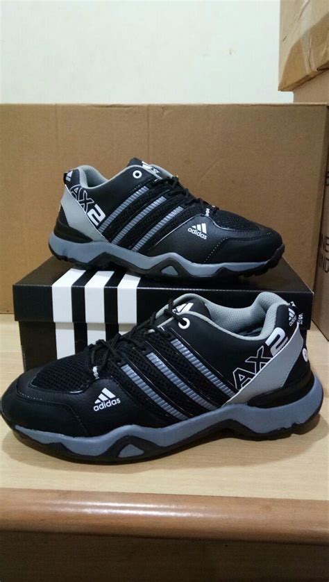 sepatu adidas pria casual